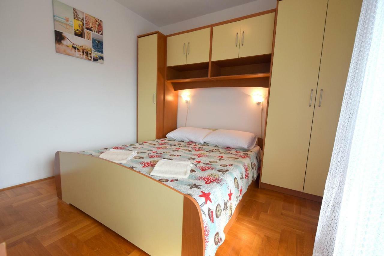 Apartment Biserka Malinska Exterior foto